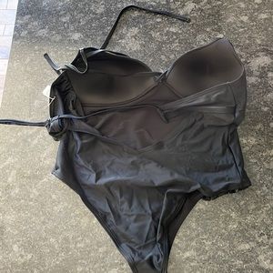 2x fits like an XL Cupshe black bathing suit
